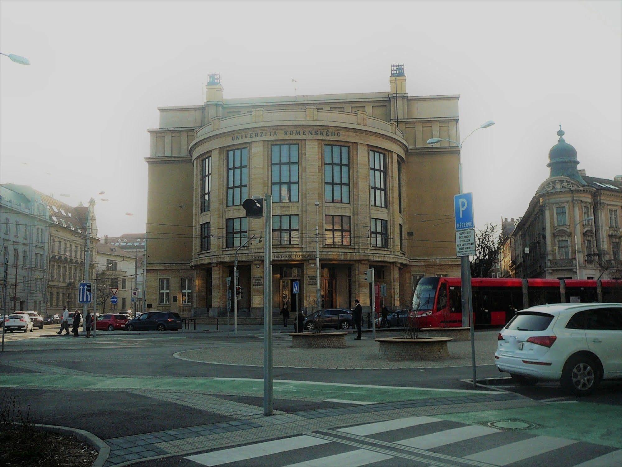 Lion Apartments Medena, Big Size, High Ceilings Bratislava Eksteriør billede